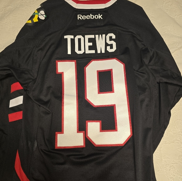 Reebok NHL Blackhawks Jersey - Picture 2 of 3